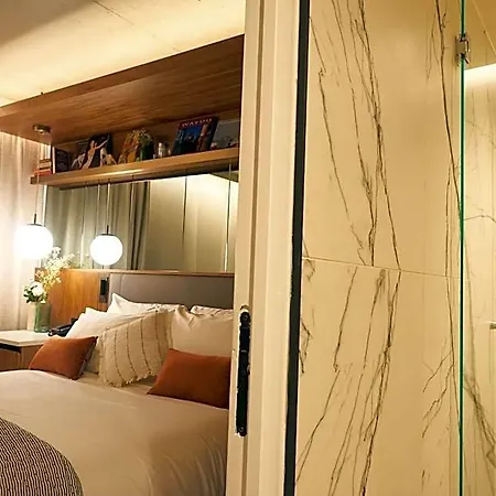Card Hotel