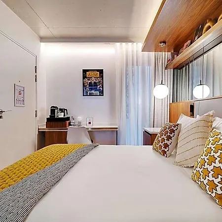 Card Hotel